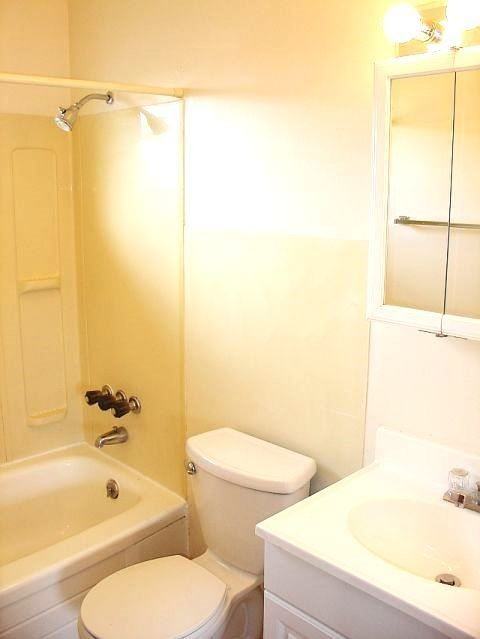 305 1/2 Covert Ln - Photo 6 of 7
