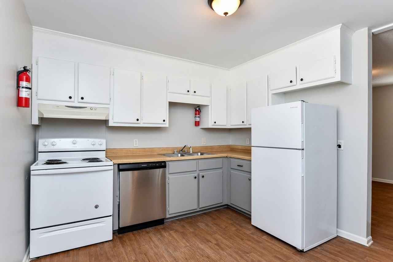 East Terrace - Photo 5 of 26