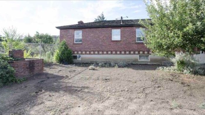 827 E 2nd St - Photo 2 of 10