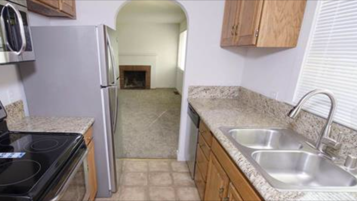 827 E 2nd St - Photo 3 of 10