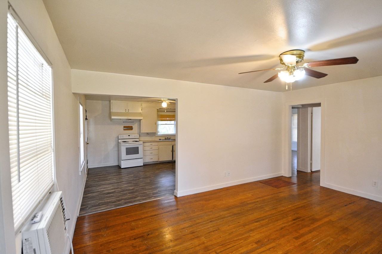 303 E Faust St #1 - Photo 3 of 22