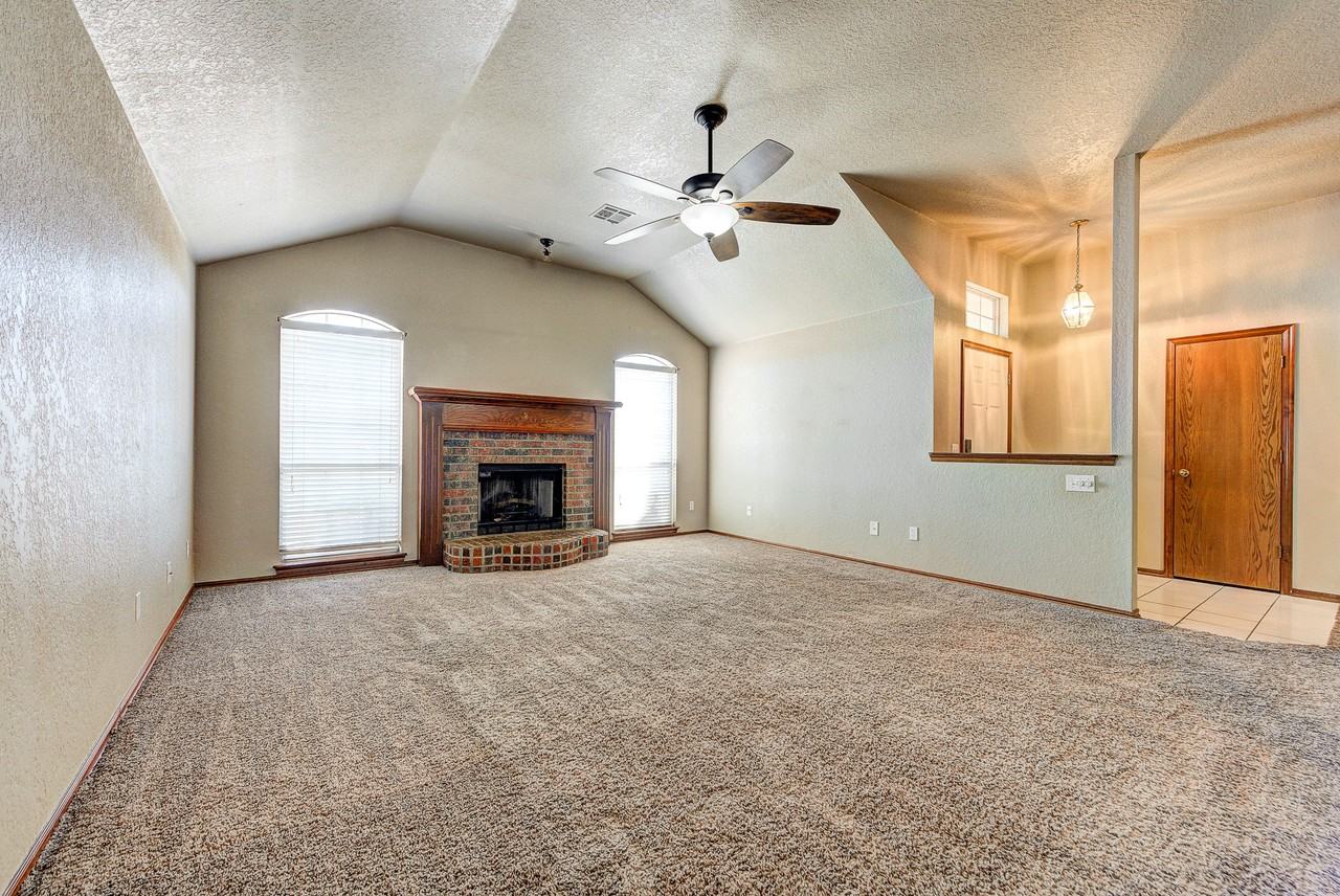 2908 Astor Dr #1 - Photo 3 of 19