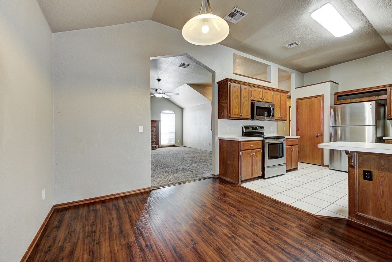 2908 Astor Dr #1 - Photo 5 of 19