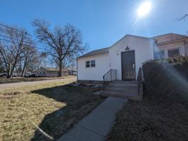 featured image of 130 13th Avenue East #1