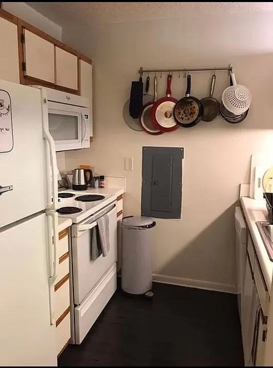 1220 University Court - Photo 3 of 10