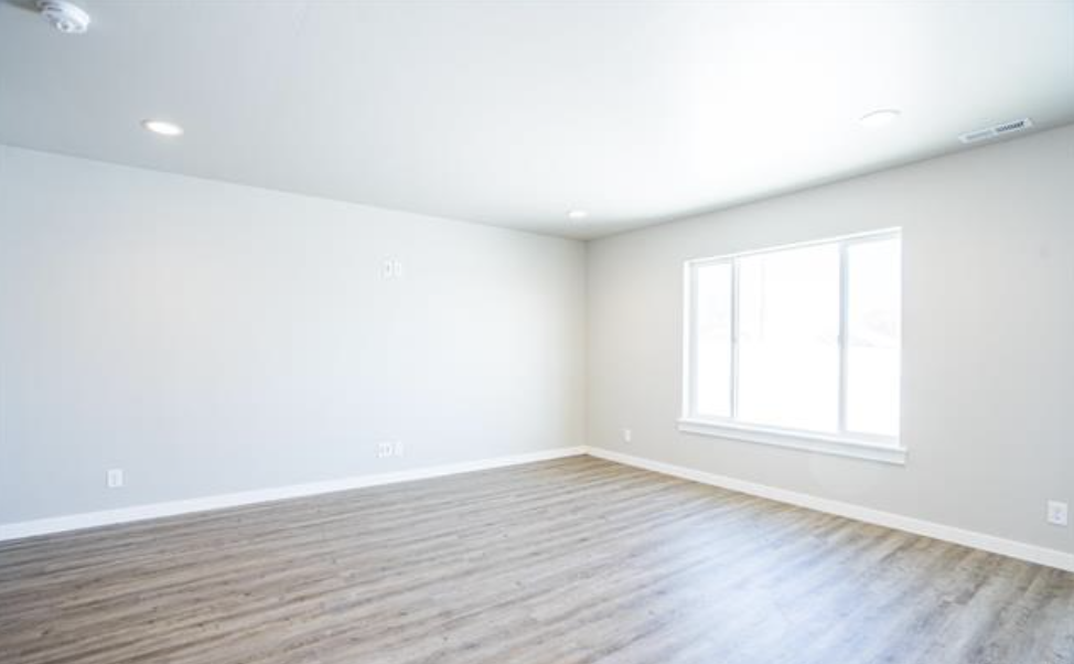 743 Elba Ave #743 - Photo 3 of 4