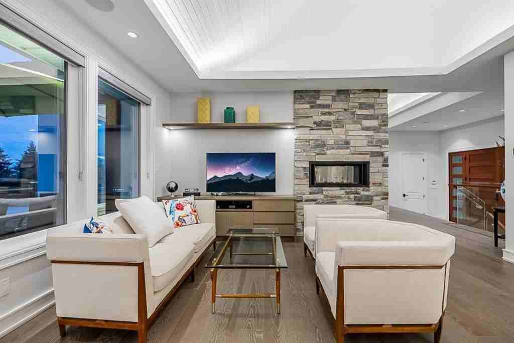 4800 Skyline Drive - Photo 2 of 16