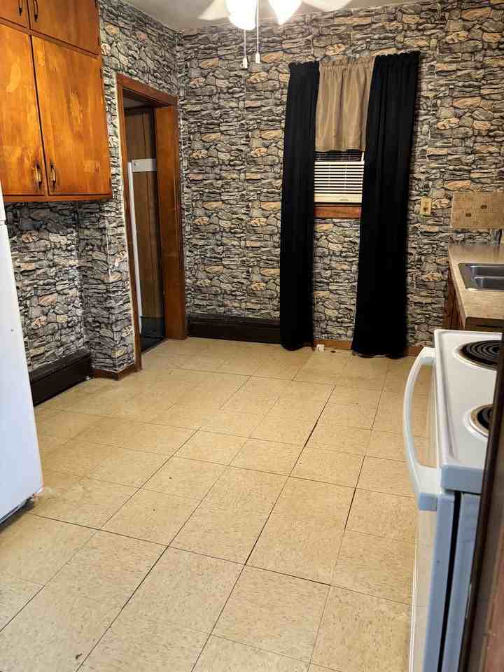 2163 S 17th St #1 - Photo 3 of 15
