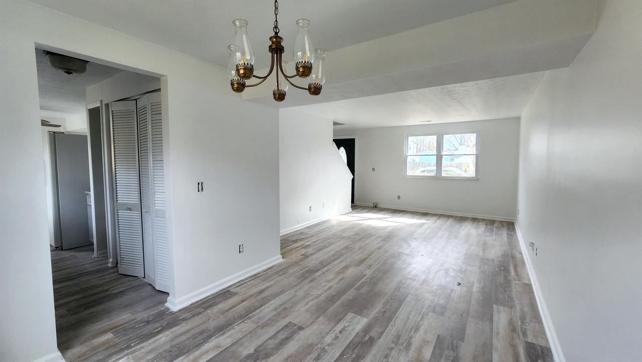 259 Windsor Castle Dr #1 - Photo 4 of 17