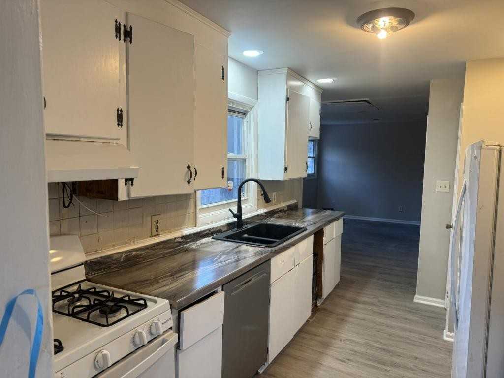 1001 Elmira Ave - Photo 2 of 11