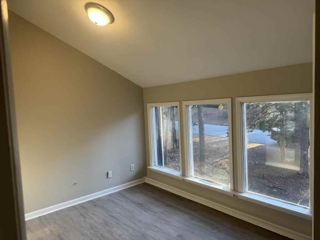 1001 Elmira Ave - Photo 7 of 11