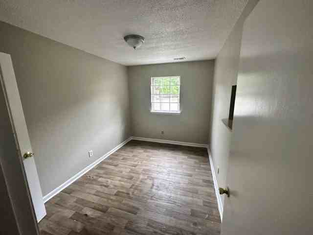 3905 Pioneer Way #D - Photo 2 of 5