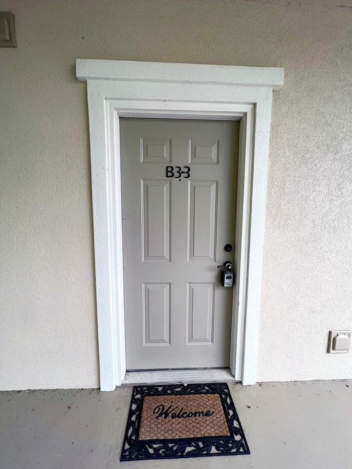 12100 Two Rivers Dr #1 - Photo 3 of 38