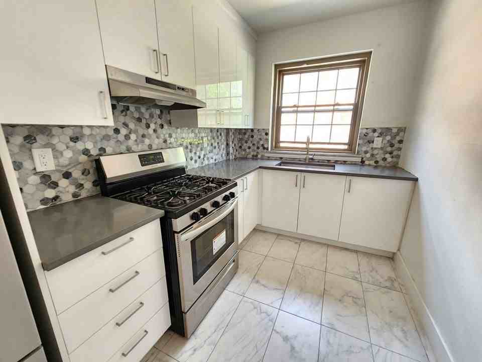 3300 Avenue Ridgewood - Photo 2 of 8