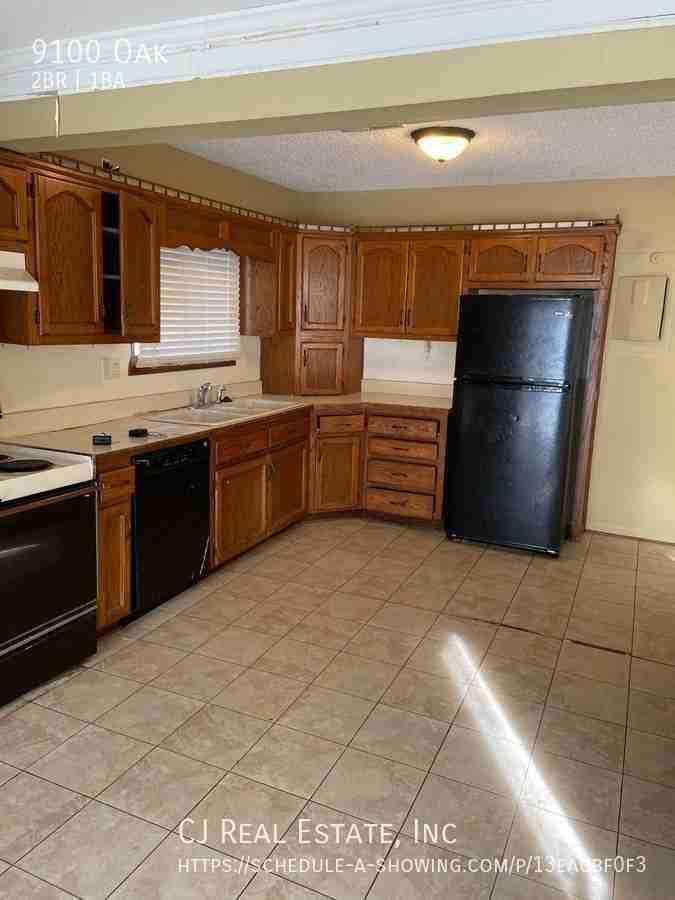 9100 Oak St - Photo 3 of 6