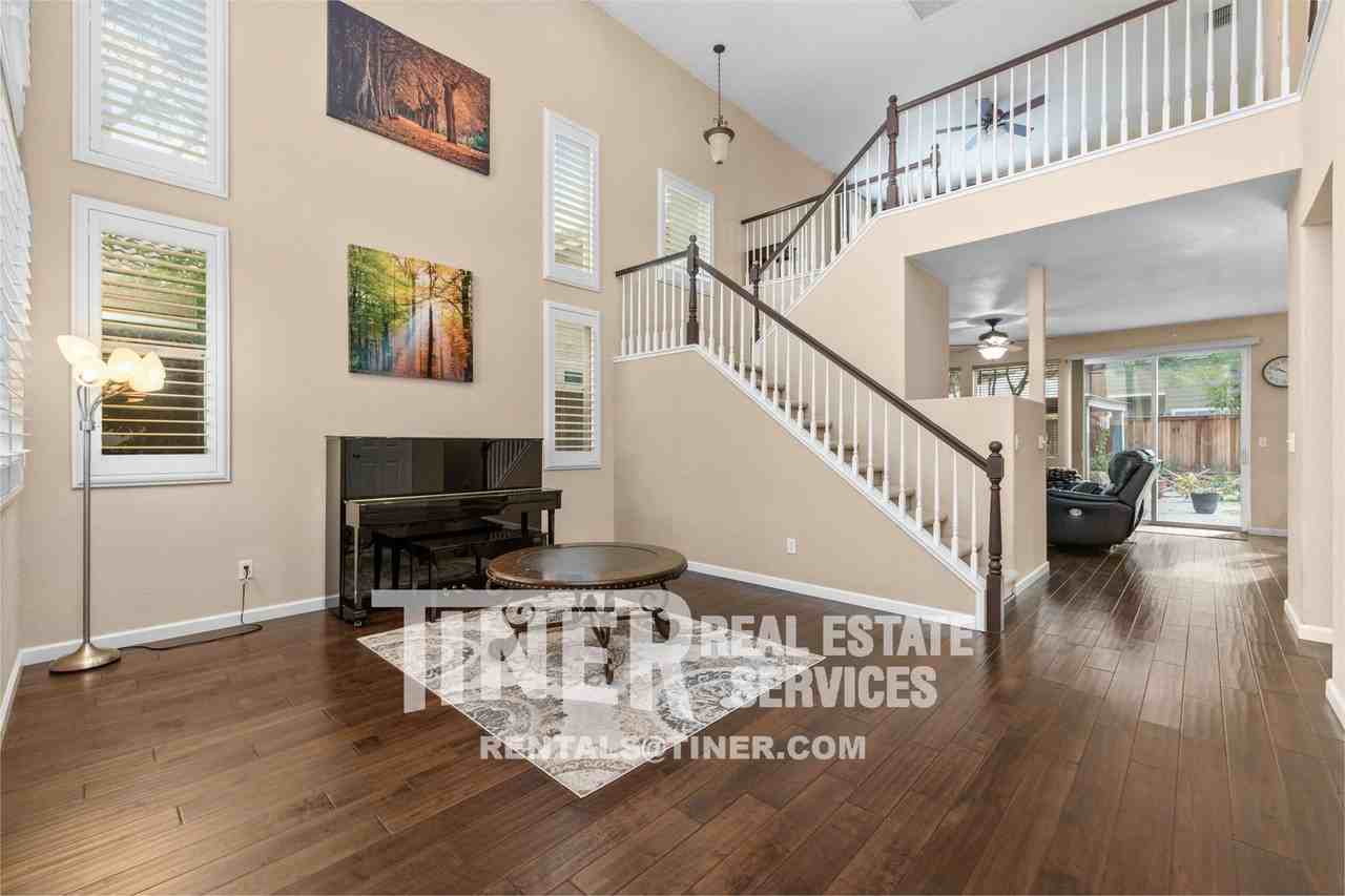 644 Fisher Cir - Photo 2 of 45