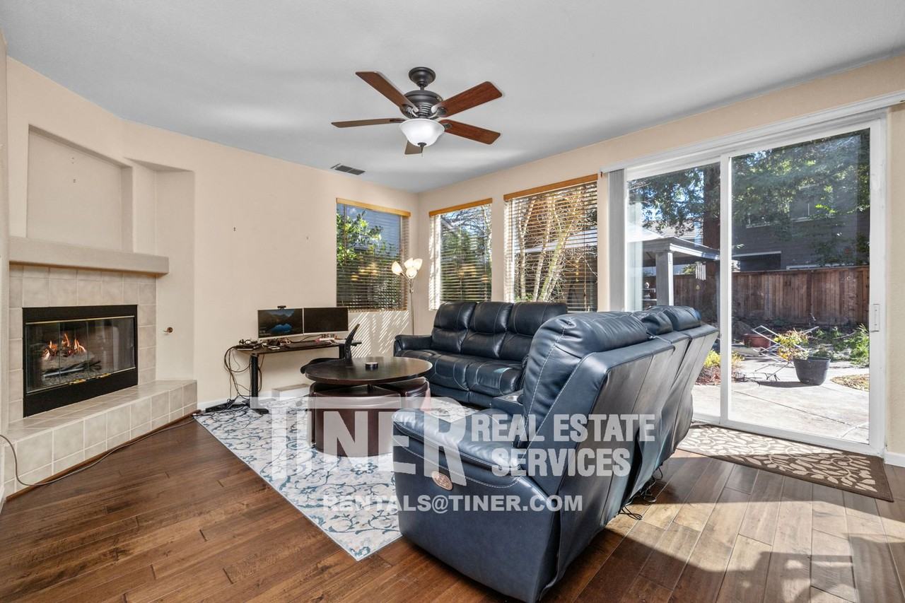 644 Fisher Cir - Photo 3 of 45