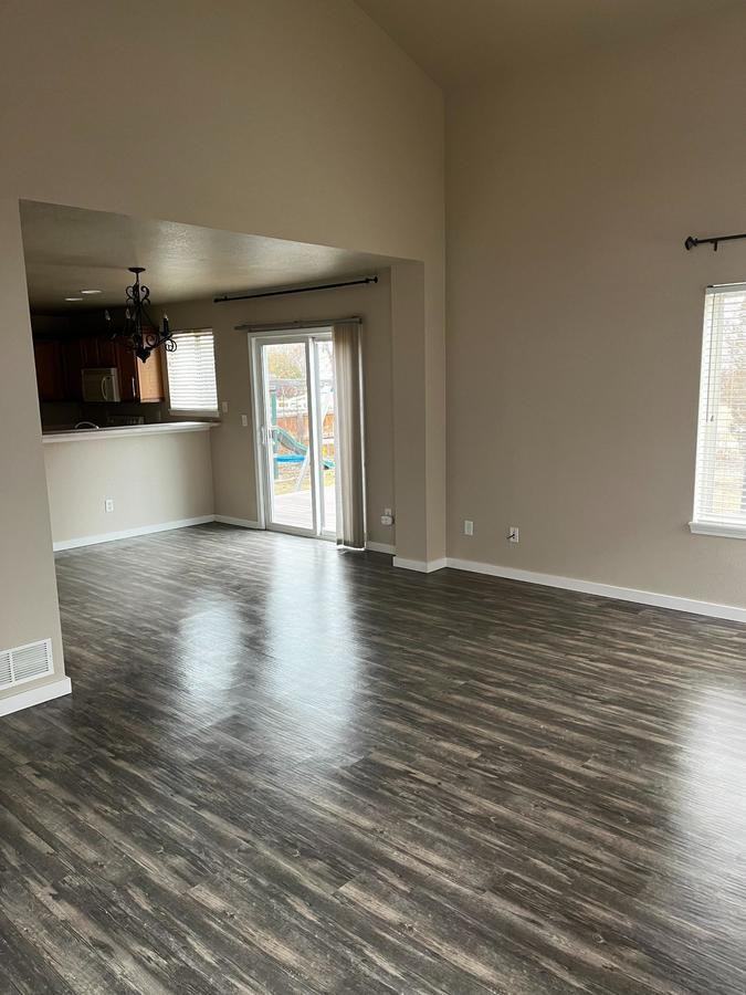 2220 Merlot Ct - Photo 3 of 33