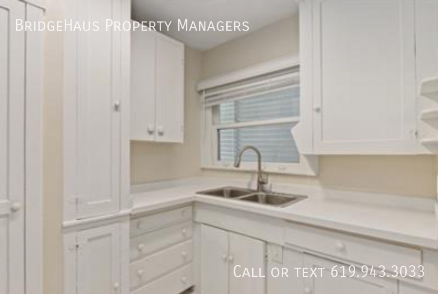 3069 Grape St #B - Photo 5 of 10