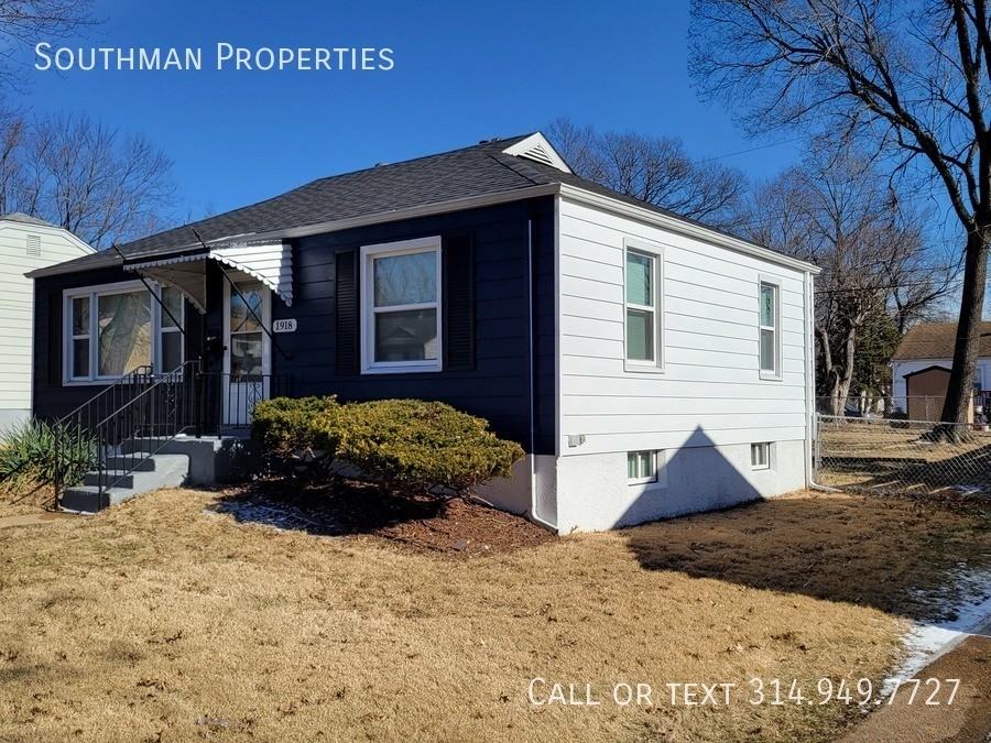 1918 Farrell Dr - Photo 3 of 18