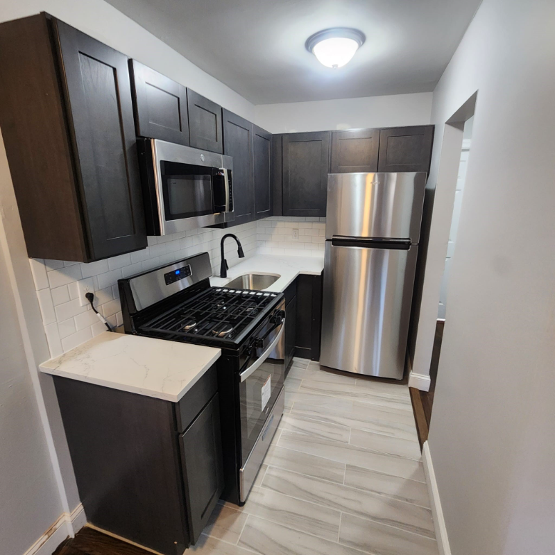 420 W 7th St - Photo 7 of 10