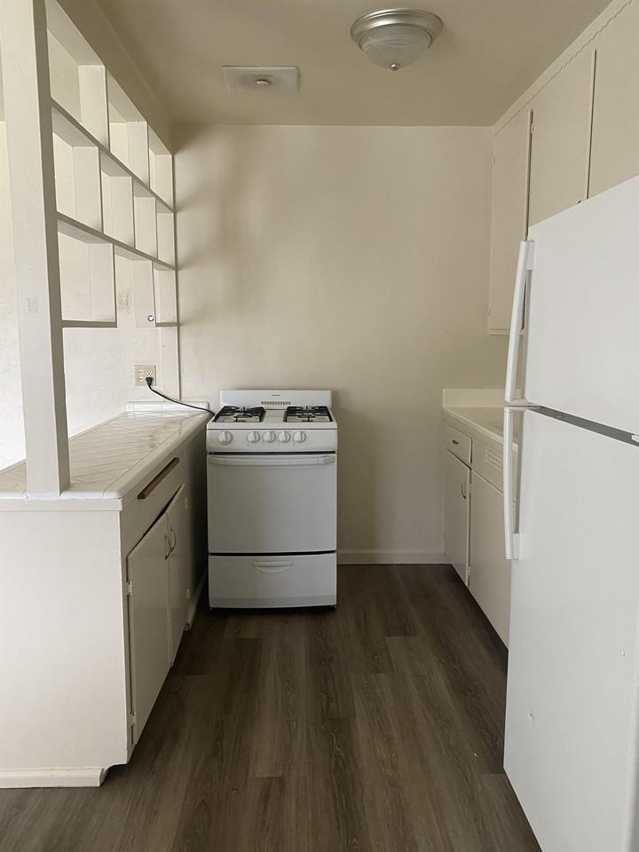 1229 Sicard St #20 - Photo 4 of 8