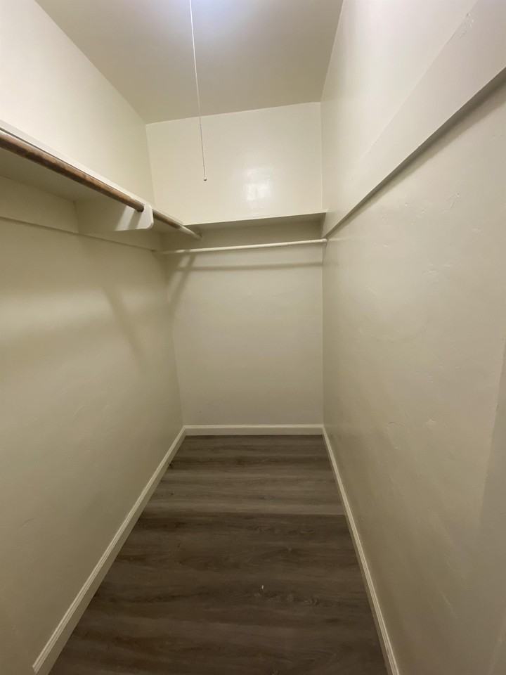 1229 Sicard St #20 - Photo 6 of 8