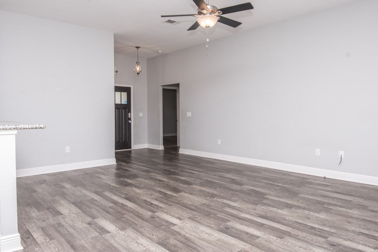 5567 Galaxy Dr #172 - Photo 7 of 49