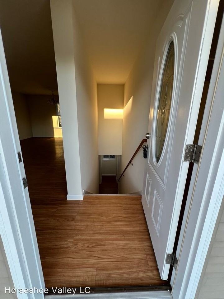 100 Horseshoe Valley Drive - Photo 3 of 30