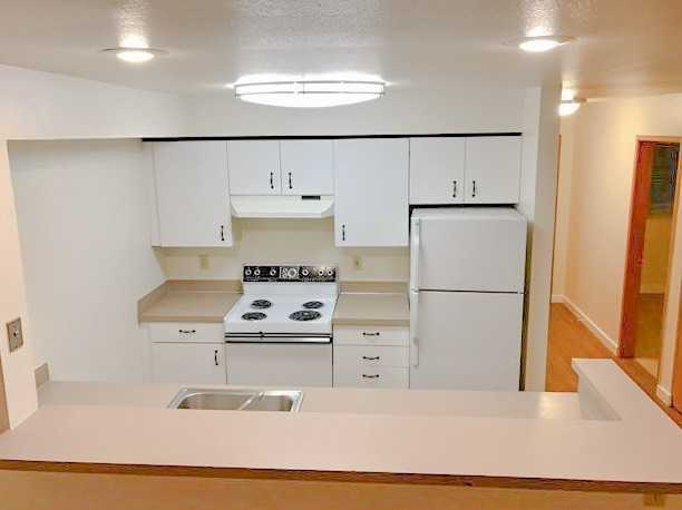 Madison Court - Photo 3 of 30