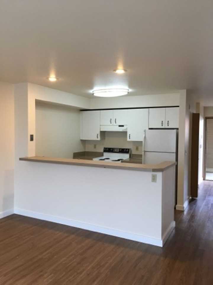 Madison Court - Photo 4 of 30