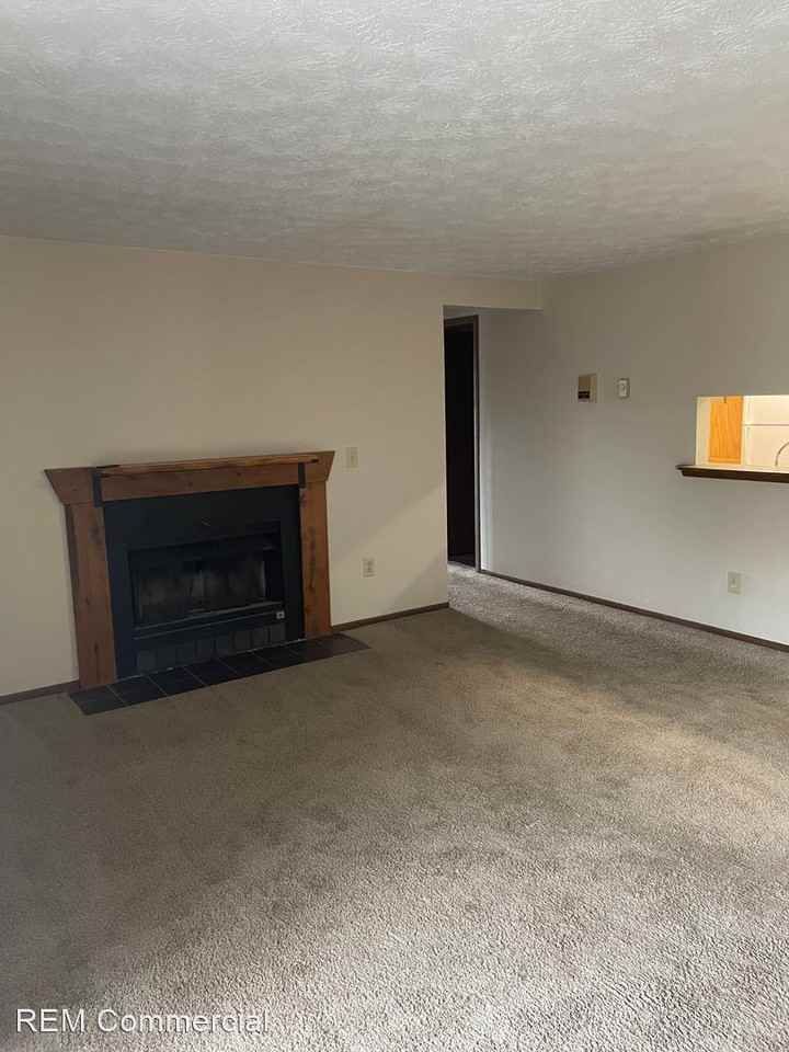 1880 & 1890 BEECHWOOD - Photo 3 of 13