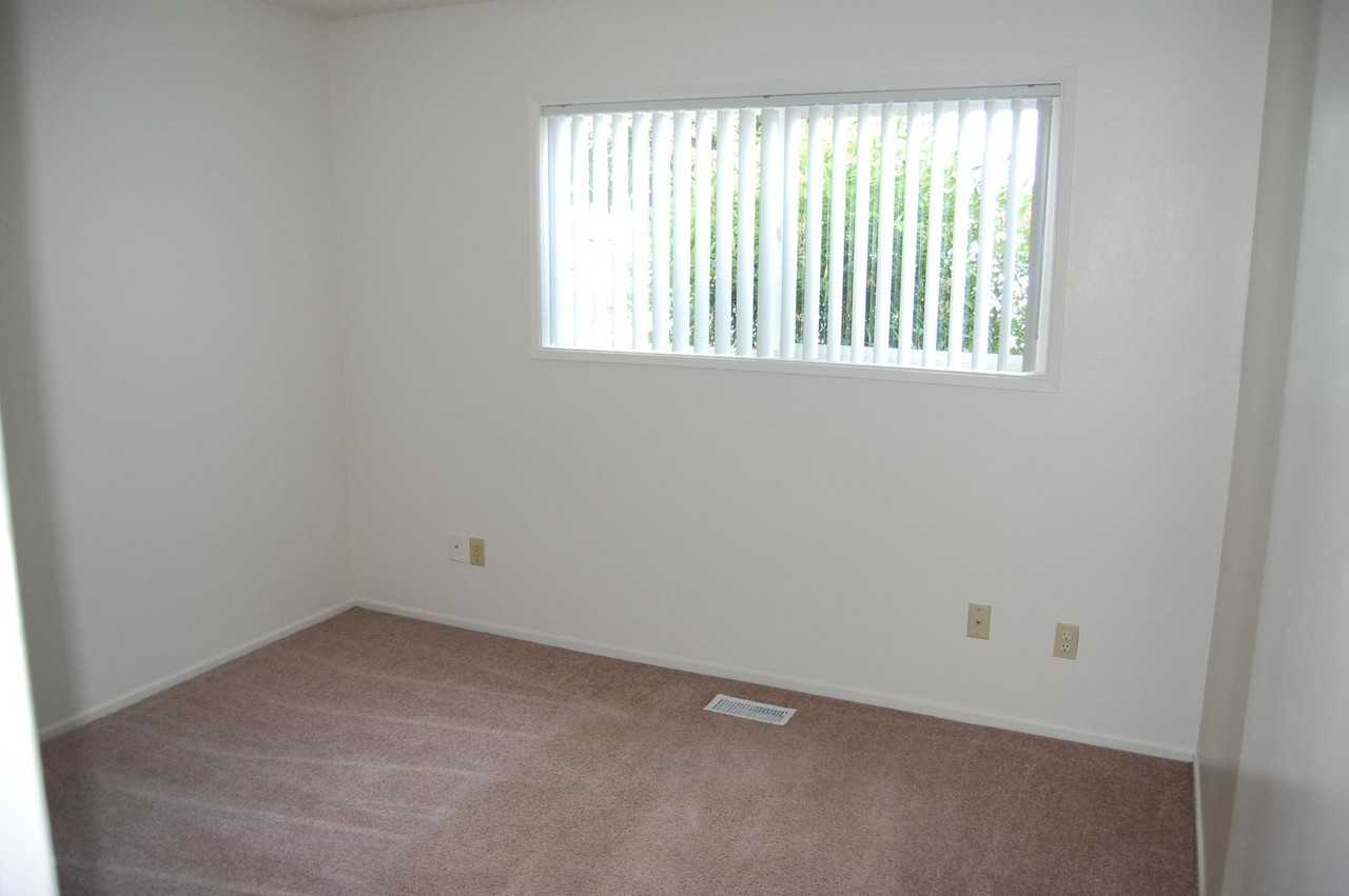 Beautiful 1, 2 and 3 bedroom apartments available for rent near Vancouver Mall! - Photo 5 of 37