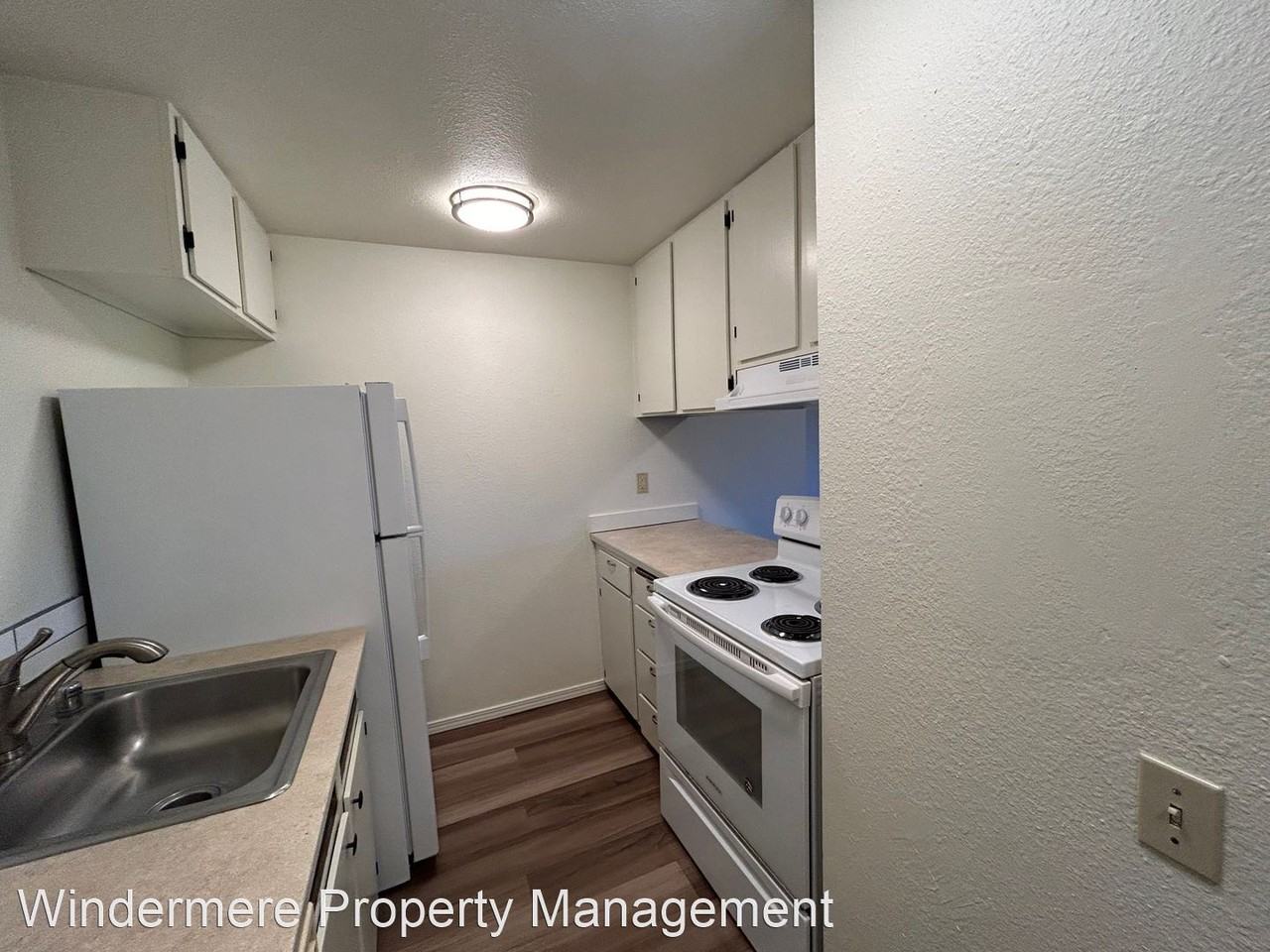 800 20th St. #4 - Photo 2 of 13