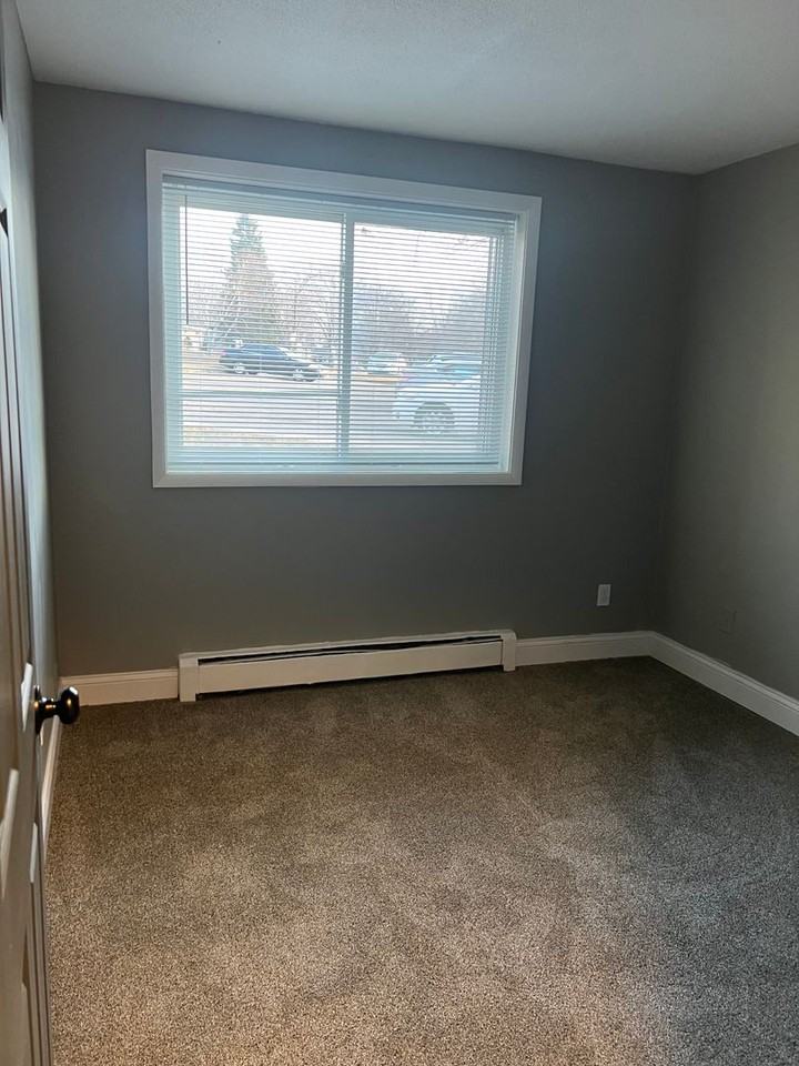 Eagle Crest Apartments - Photo 4 of 17