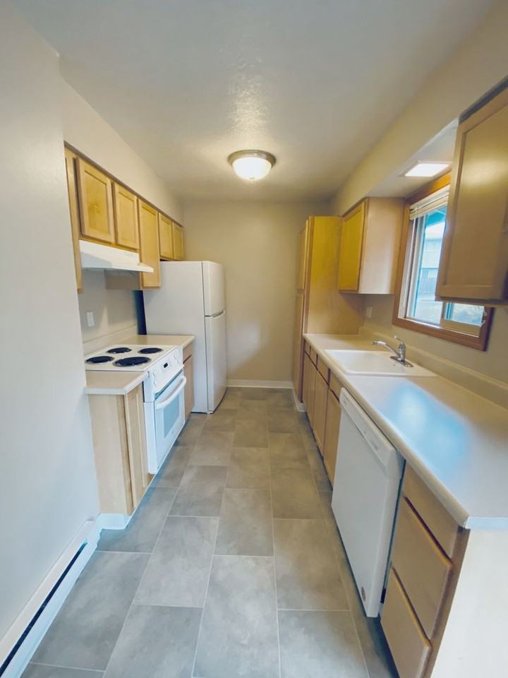 Roxclif Apartments - Photo 4 of 45