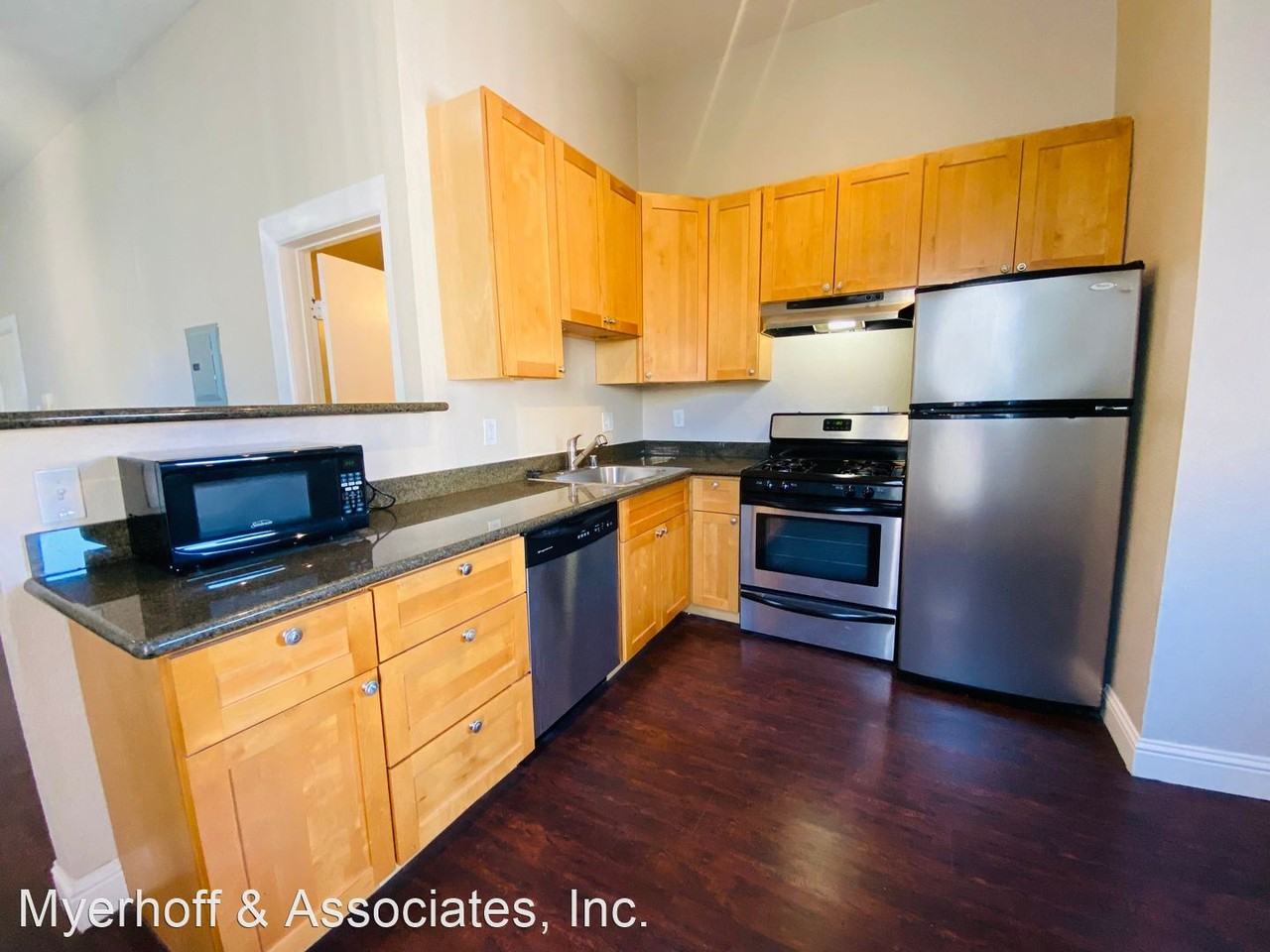 658 8th Street - Photo 2 of 13