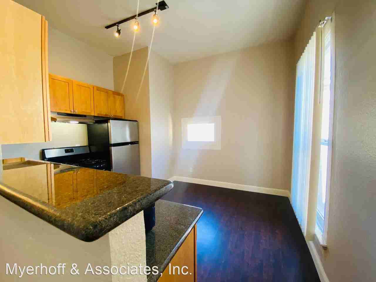 658 8th Street - Photo 3 of 13