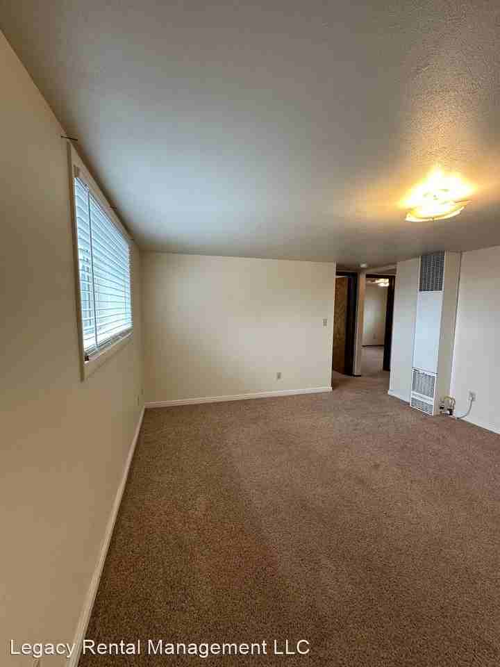 328 West 2nd South - Photo 3 of 17