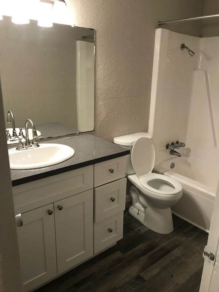 710 N 46th St - Photo 5 of 35