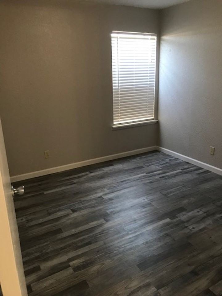 710 N 46th St - Photo 6 of 35