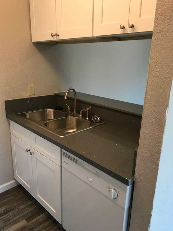 710 N 46th St - Photo 2 of 35