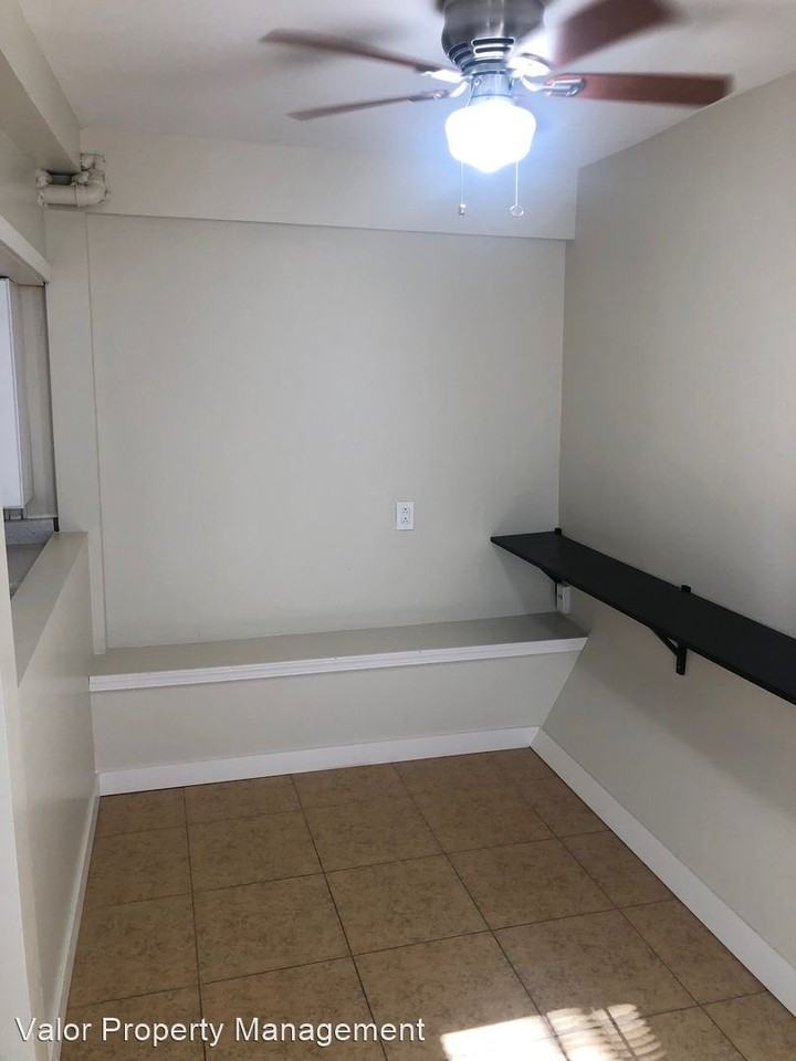 4260 Campus Ave - Photo 3 of 8