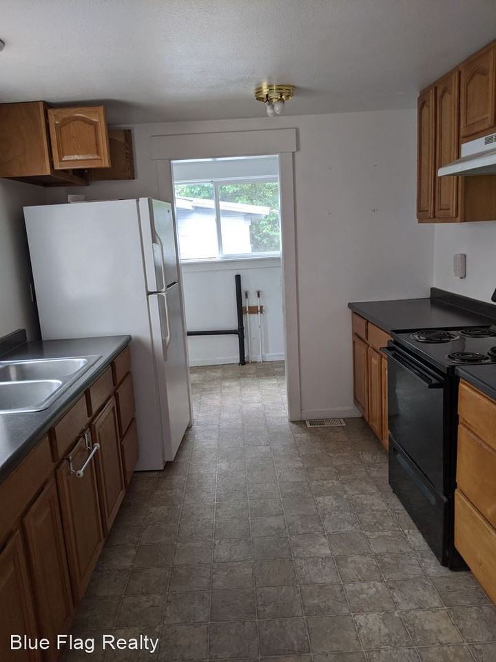 64701 Columbia River Hwy - Photo 3 of 13