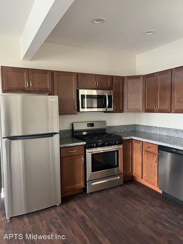 7-11 S. Chester Ave  1027-1031 W Touhy Ave - Photo 3 of 3