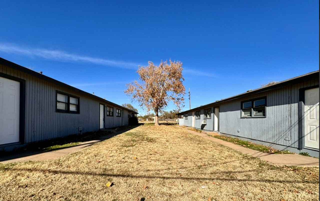 529 42nd st - Photo 2 of 8