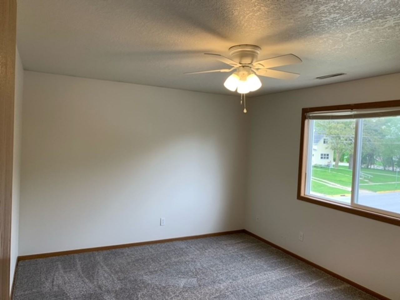 428 S. 4th Street - Photo 4 of 15