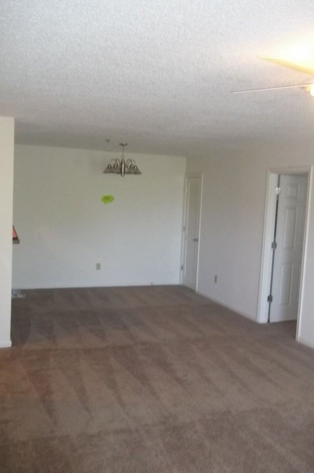 Featherstone Apartments at Kiln Creek - Photo 7 of 32