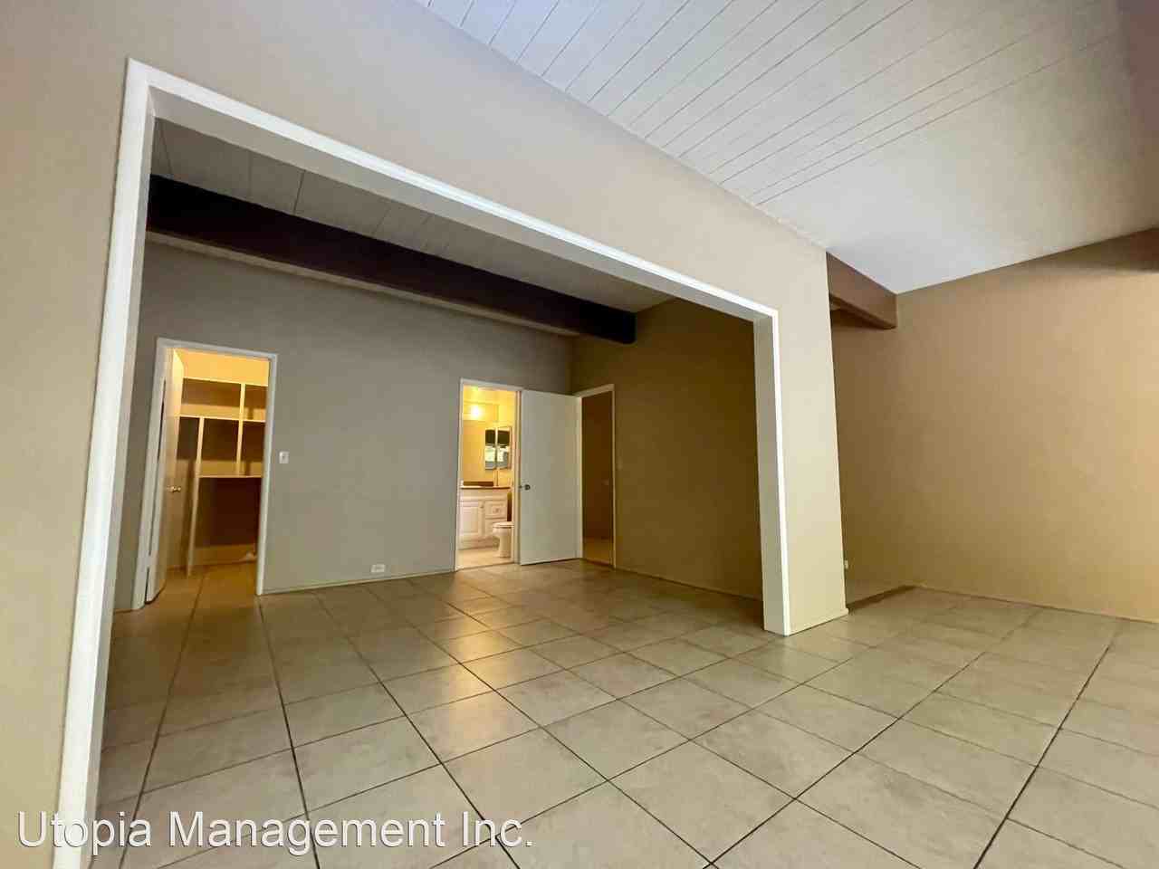 3737 East Calle De Carlos - Photo 2 of 11