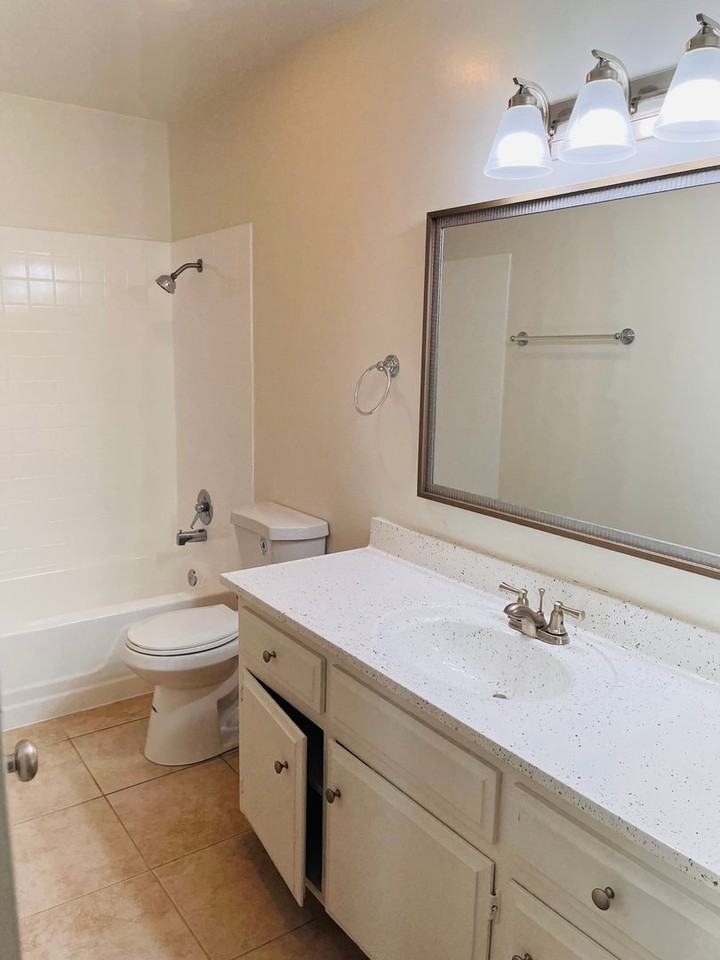 Florida Place - Photo 3 of 13